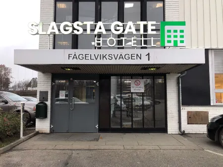 Slagsta Gate Hotell Отели в г. Ботчюрка