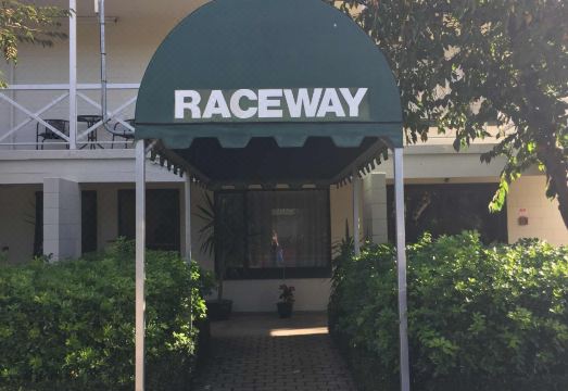 레이스웨이 모텔 수영장