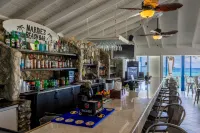 Sebastian's on the Beach Hotel - bar