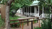 HouseMartin Lodge & Self Catering فنادق في De Rust