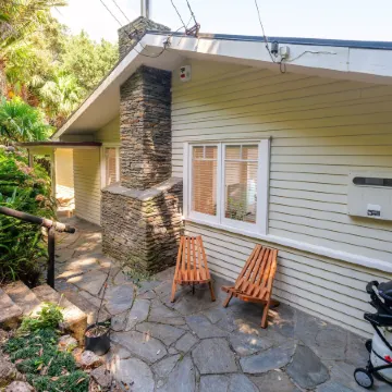 Koi Waiheke with Private Beach Access and Mooring