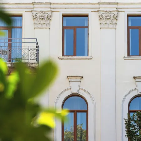 Alma Boutique Hotel Отели рядом с достопримечательностью «Станция метро «Руставели»»
