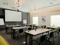 Home2 Suites by Hilton Atlanta Airport College Park Hotel di College Park