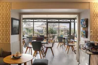 Hôtel les Agapanthes-Logis Hôtel - ที่มีสระว่ายน้ำ