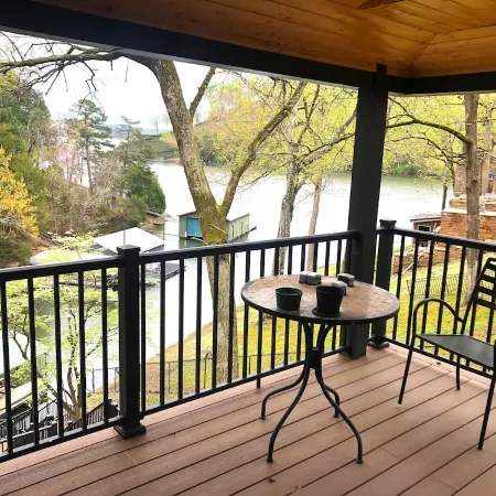 4 bedroom lake house at Pickwick