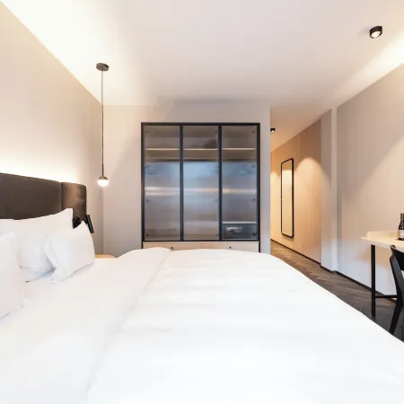 Schwarzer Adler - Concept Living
