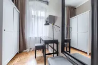 Margi Nell - Joy Apartments - Homestays