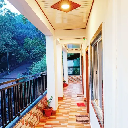 Janani Niwas Matheran Отели в г. Матеран