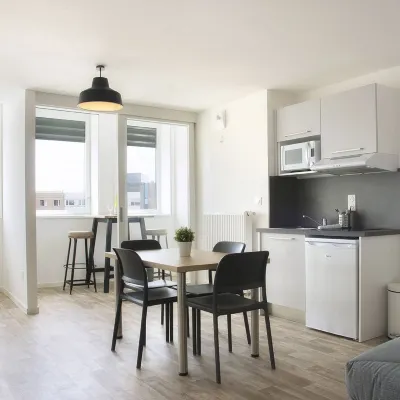 Résidence la Canopée Hotel dekat Istana Rhine