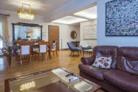 Luxe 3 Bd Penthouse 5 Min from Drosia Square Hotels in Anatoliki Attiki