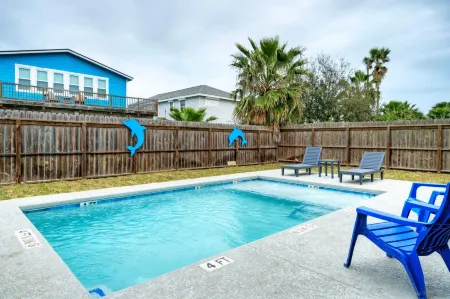 Dapper Dolphin by AvantStay Pool Game Room