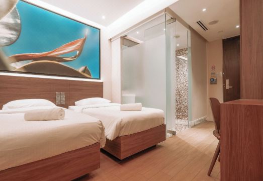 1. A 호텔 부기스..