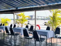 Oasis Floating Hotel Yangon Hôtels à : Kyauktada