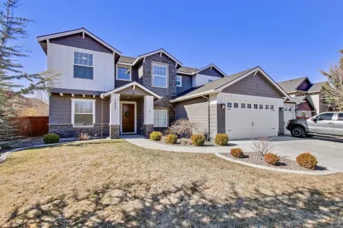 Large Modern 6 Bedroom Farmhouse with Custom Theat