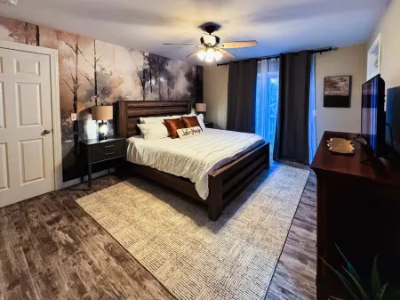 Close to Lake ~ Htub ~ Game Rm ~ FirePit ~ Stunning Design