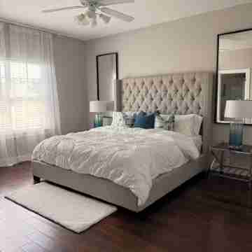 Charming 3-bedroom townhome near Downtown and Lakefront Lake Charles Rooms