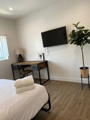 Sunshine Retreat Family House โรงแรมในฮอลลีวูด