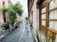Whost Hotel y Hostal - 2-Star