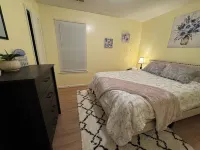 Small Town Getaway - close to in-town Mathews with a casual rural life