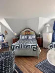 WATERFRONT Retreat venue for up to 60 guests!…Weddings, Reunions, Meetings!……