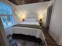 Keep it simple at this peaceful and centrally-located private haven.
