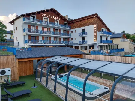 Oustalet Отели рядом с достопримечательностью «Station de Ski - Font Romeu Pyrénées 2000»
