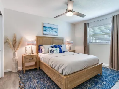 Heated pool on water, 3-bedroom house in beautiful Tampa
