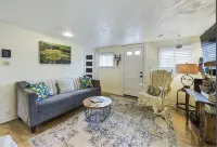 Limoncello House Arcata-Stylish and Central