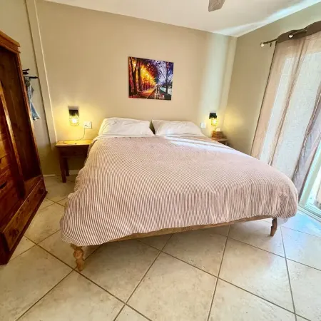 Central Encinitas, 1.4 Miles from Beach