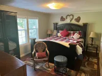 Adventure Launchpad or Cosy Resting Space Hotels in der Nähe von Biltmore Bass Pond And Boathouse