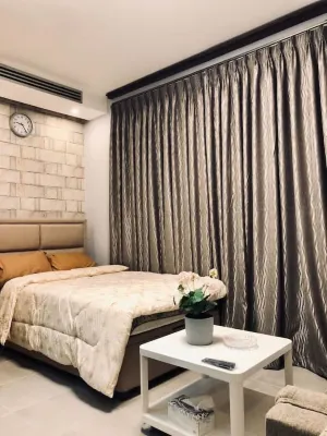 Convenient studio 13 mins to downtown - steps away to great food, cafes, shops