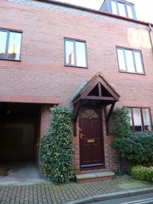Modern Townhouse In The Heart Of Historic Beverley Hotels in Beverley