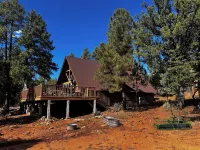 Beautiful cabin, stunning view, spacious deck. Price includes cleaning fee, etc. Hotels in Pine