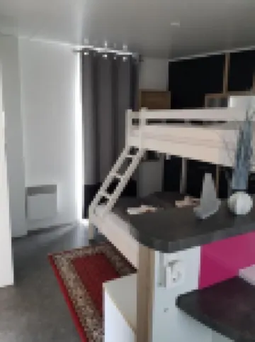 Cozy mobile home on the lake (WA 105) Hotels in Wackersdorf