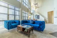 Posh Penthouse DC Getaway 2BR+Office Den Near Boeing Park/DC/Airport/Mall/Metro