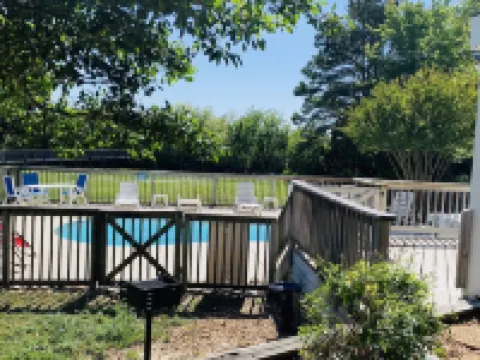 10% Off for a 7 Night Booking! Super Location, Private Pool and Hot Tub! 5 Bdrms Hotels in Corolla