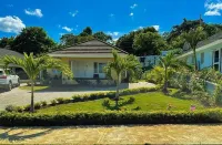 Clean & Cozy 3 bedroom Villa  — 5 min from the beach, close to major attractions