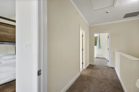 NEW Luxury, 4BDR, Paradise Island, Steps from Atlantis, Pool Отели в г. Остров Парадайз