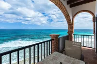 Oceanside Villa "Juarez" with a/c pool in centro     5 min stroll to beach