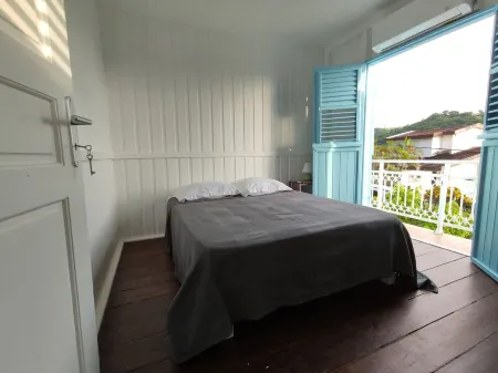 La Maison Bleue with private pool at Carbet in Martinique