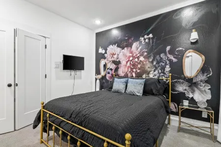 Stylish Multi-level home, minutes to Downtown Отели рядом с достопримечательностью «Хьюстонский университет»