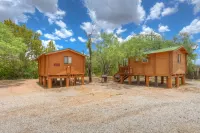 Cozy Log Cabin on Miller Creek - 5 mi south of downtown Johnson City