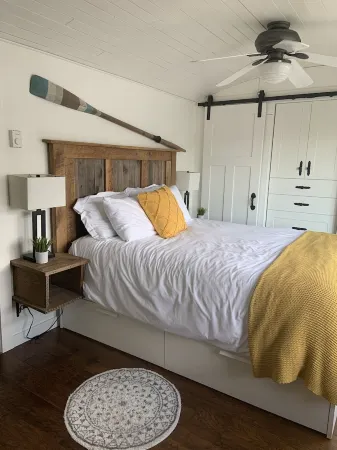 Cowibbean Cottage Uniquely situated over the ocean