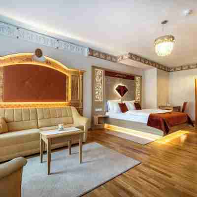 Schlosshotel Lacknerhof Rooms