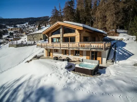 Luxuriously Appointed Chalet  Charbray - la Tzoumaz - 10p - Hot Tub, Sauna