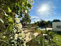 Villa Sunset-Pool-Service woman