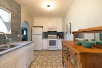 Beautifully Updated Historic Home conveniently located in downtown Mesa!