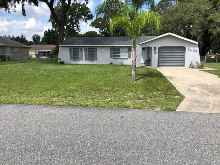 Florida escape Quiet area.Restaurants all over,Clearwater 1 hr away,Orlando1hr.