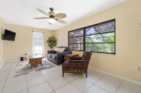 Tropical Palm Oasis - Cozy Private Heated Pool Home!