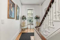Victorian on Fifth Ave, Downtown Troy